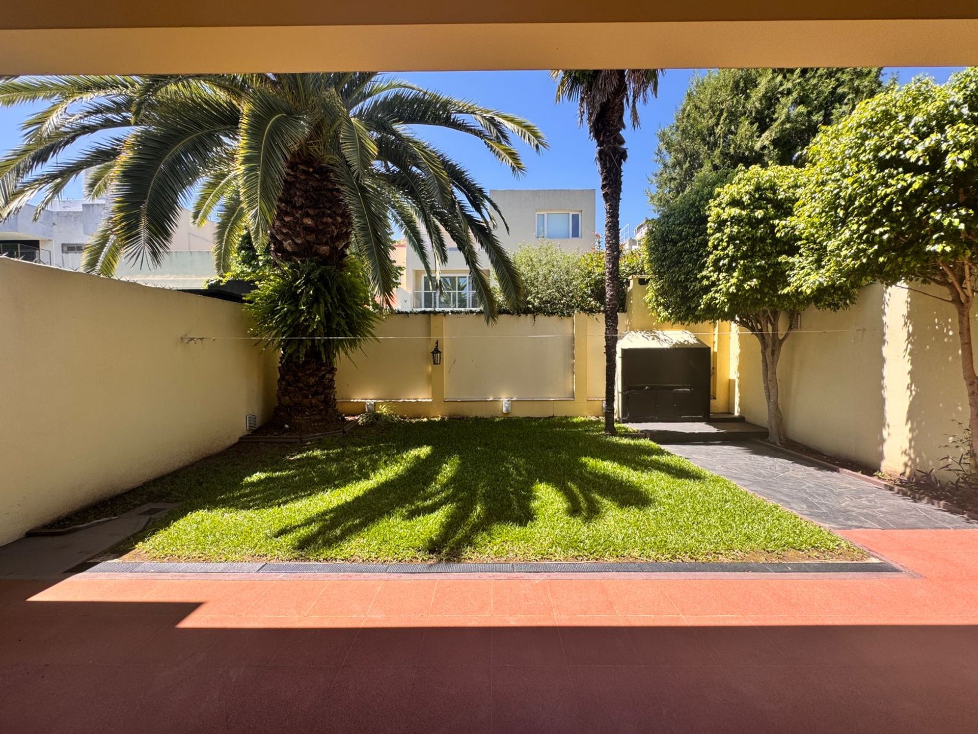 Casa en venta 4 amb y dependencia y jardin Florida