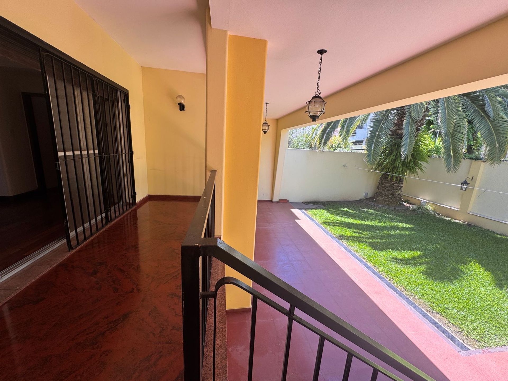 Casa en venta 4 amb y dependencia y jardin Florida
