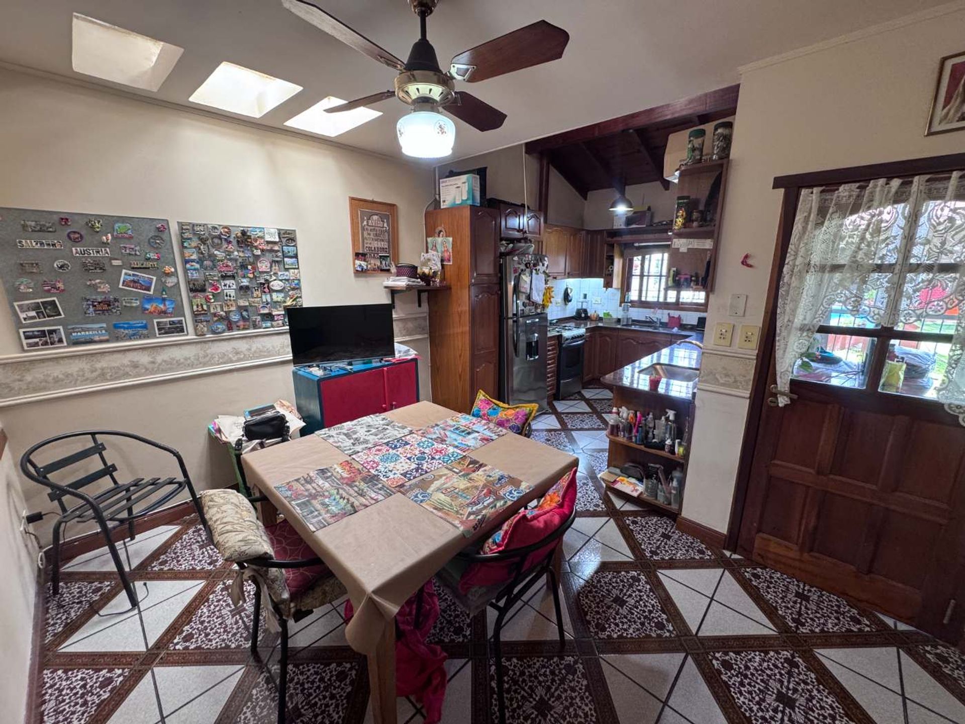 Casa en venta cerca Av. con pileta APTO CREDITO