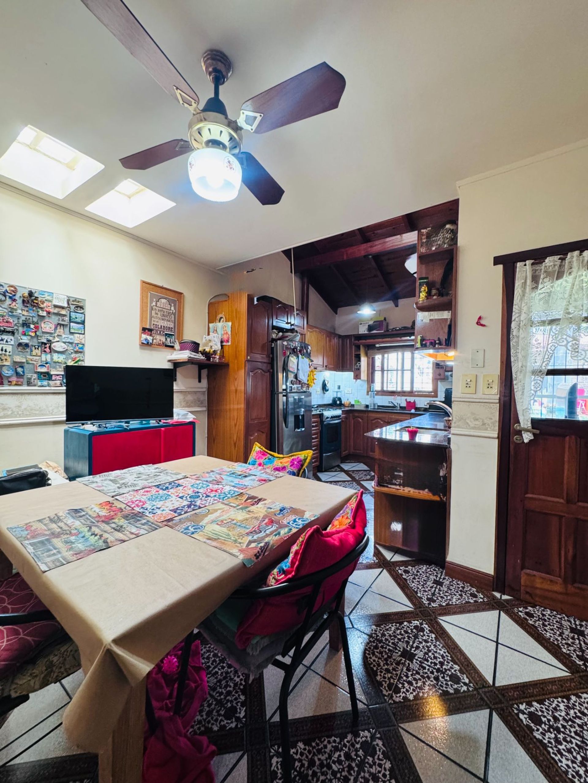 Casa en venta cerca Av. con pileta APTO CREDITO