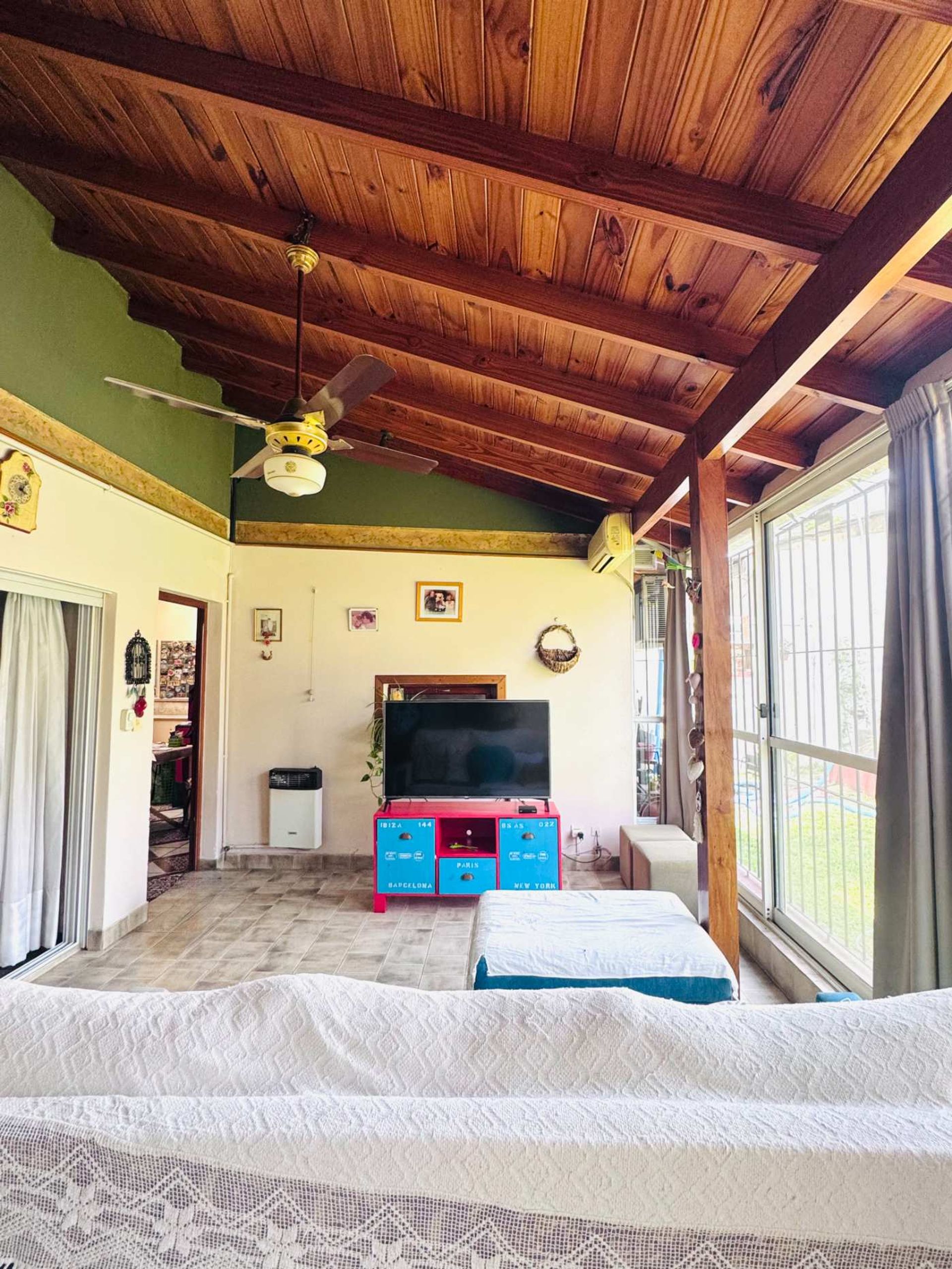 Casa en venta cerca Av. con pileta APTO CREDITO