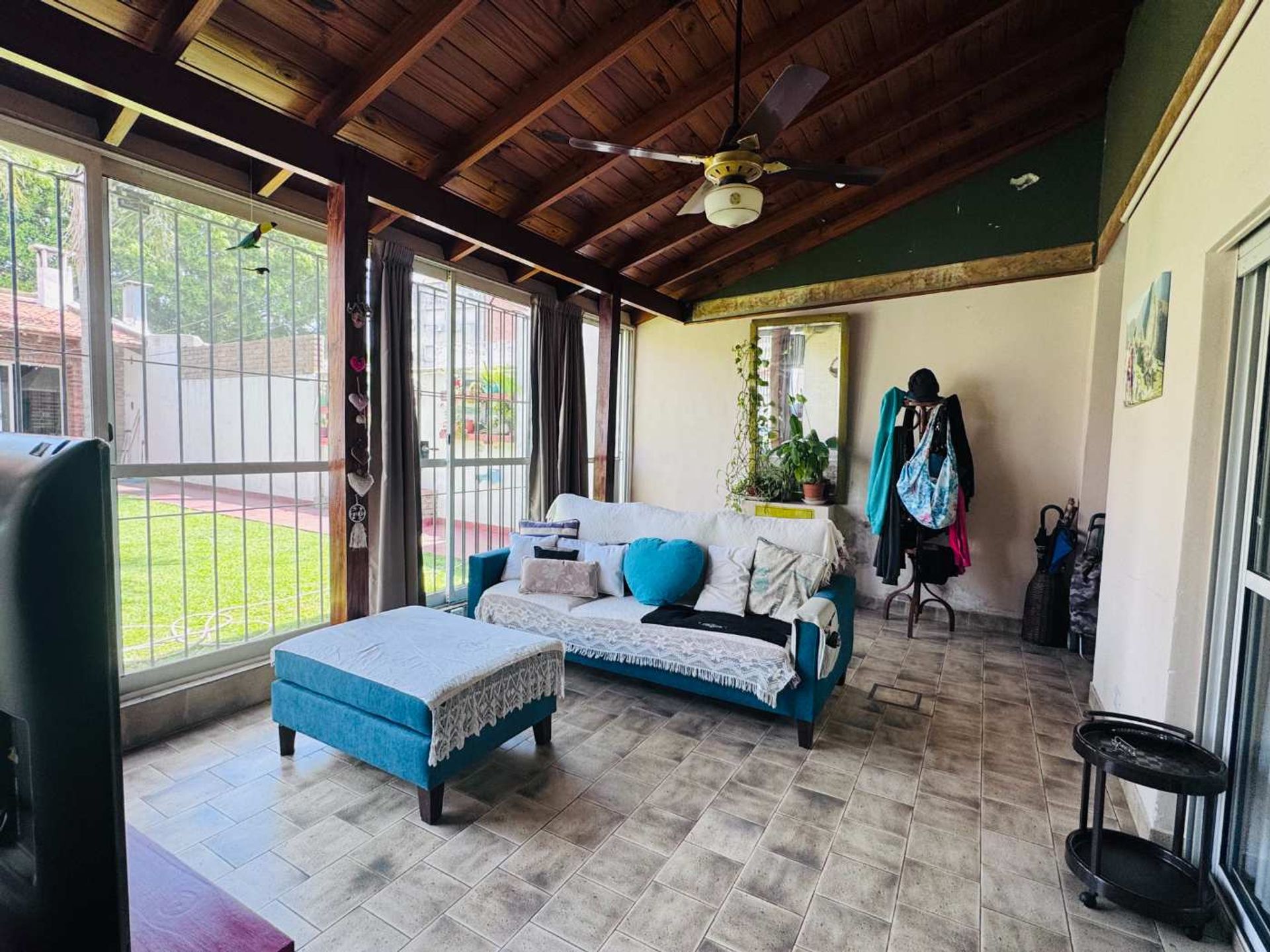 Casa en venta cerca Av. con pileta APTO CREDITO