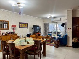 Boulogne House Sale – 5 rooms, pool, air conditioning, garages