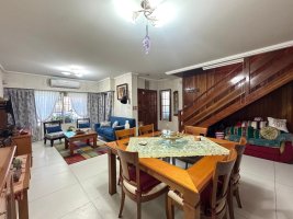 Boulogne House Sale – 5 rooms, pool, air conditioning, garages