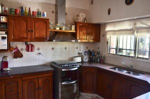 Boulogne House Sale – 5 rooms, pool, air conditioning, garages