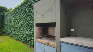 Sale Triplex 2 suites, garden toilet and garage