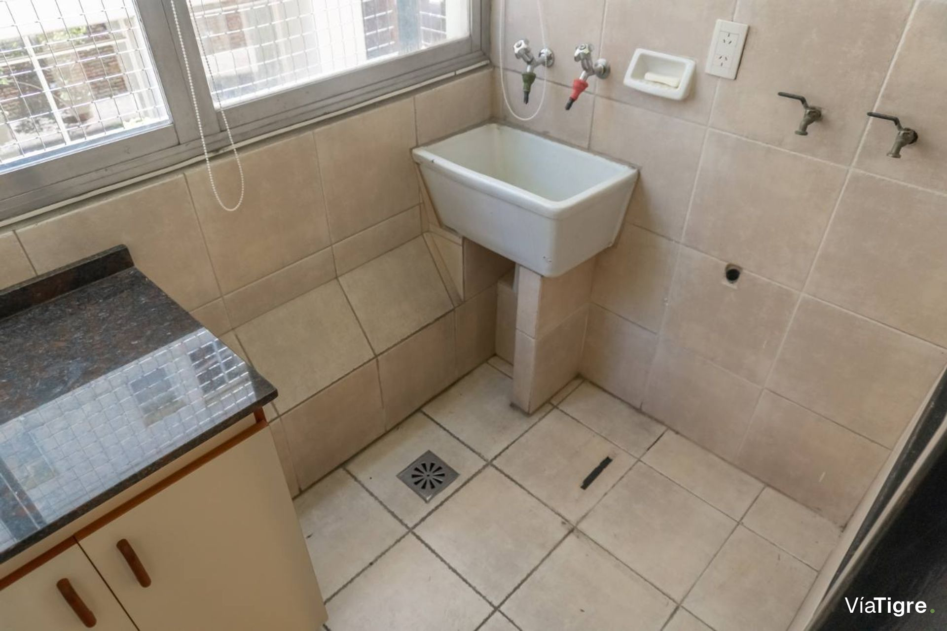 Venta Dto 4 ambientes dependencia cochera baulera