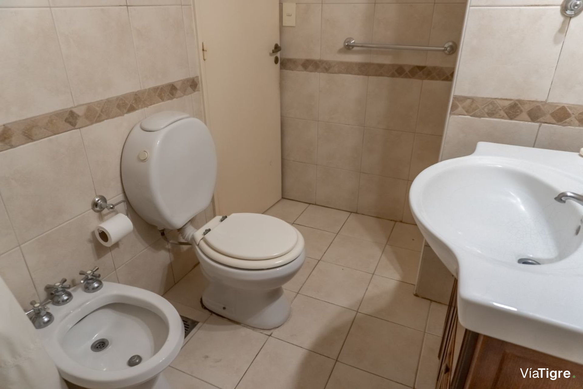 Venta Dto 4 ambientes dependencia cochera baulera