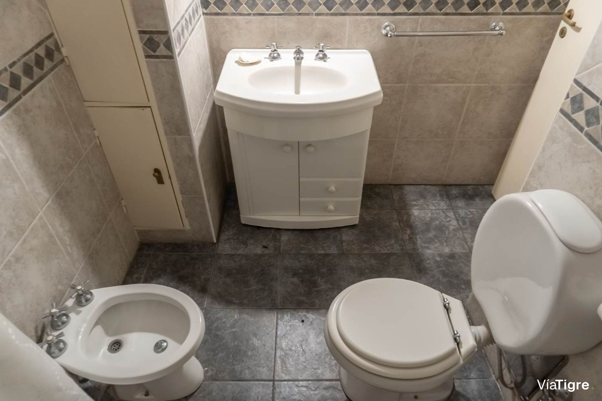 Venta Dto 4 ambientes dependencia cochera baulera