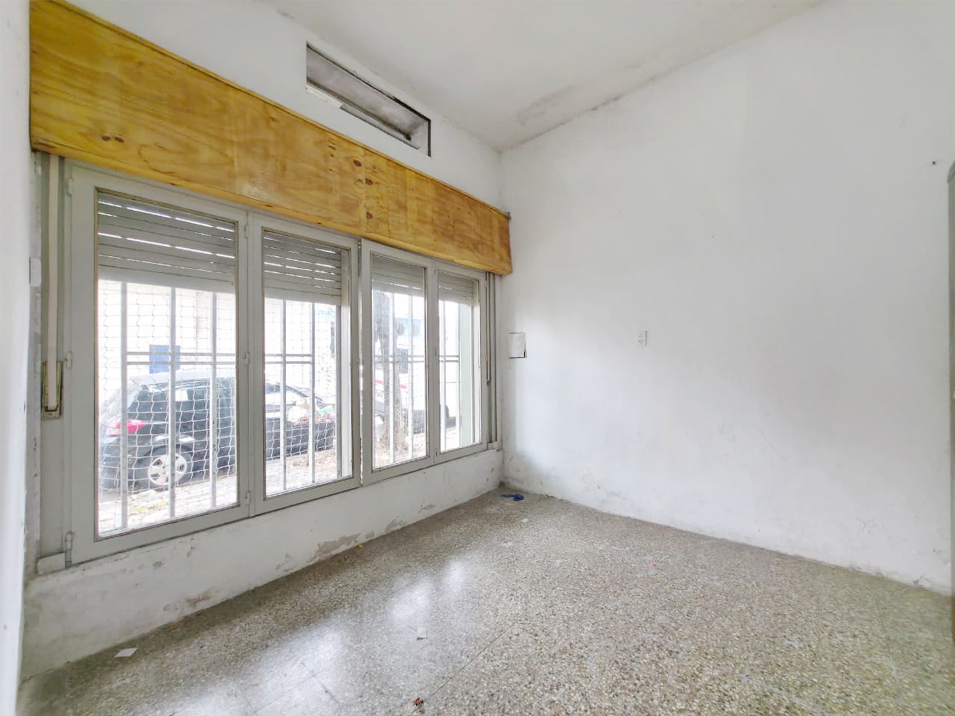 CASA A RECICLAR VICENTE LÓPEZ(2 phs)143 M2.TERRAZA
