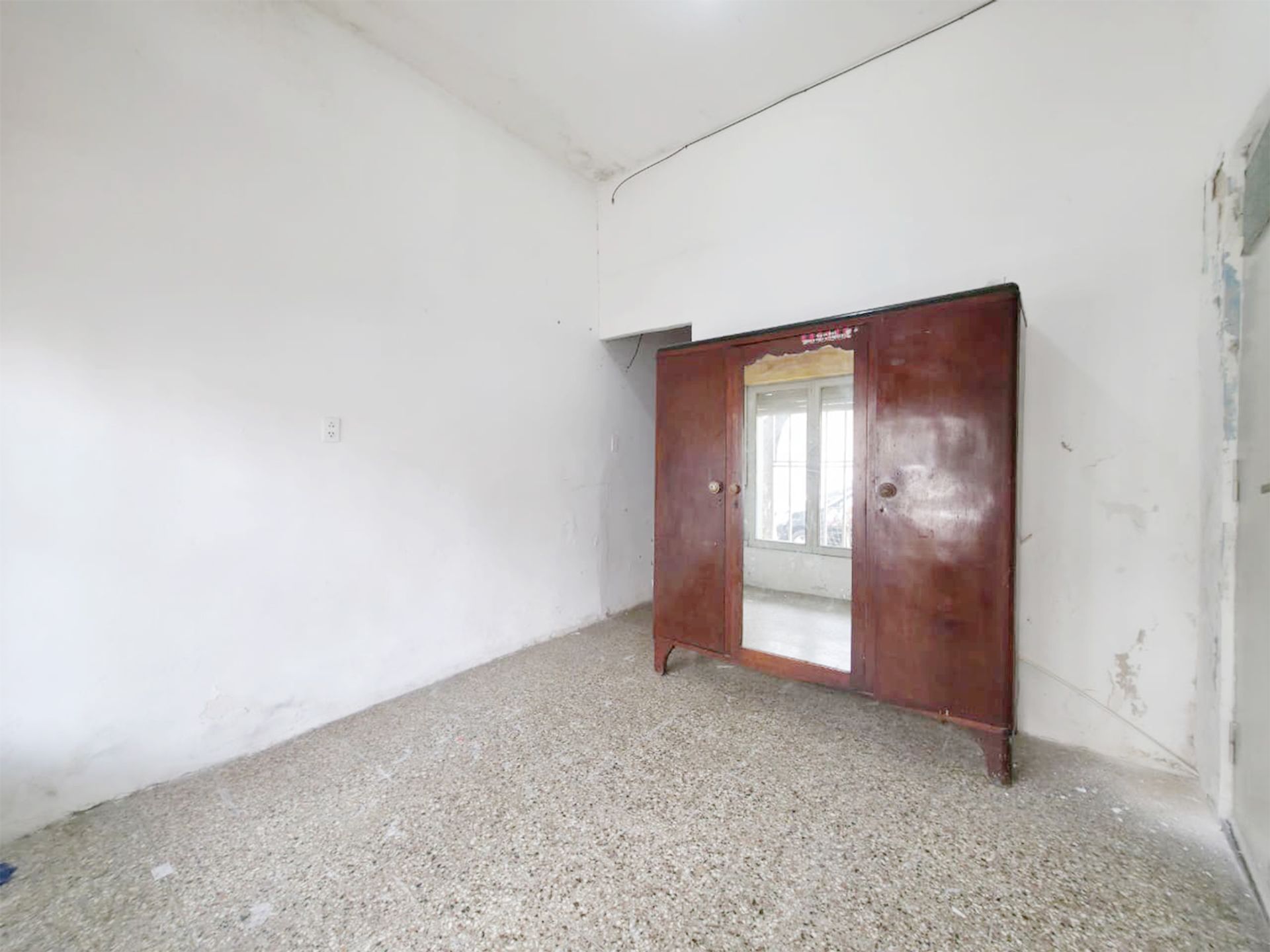 CASA A RECICLAR VICENTE LÓPEZ(2 phs)143 M2.TERRAZA
