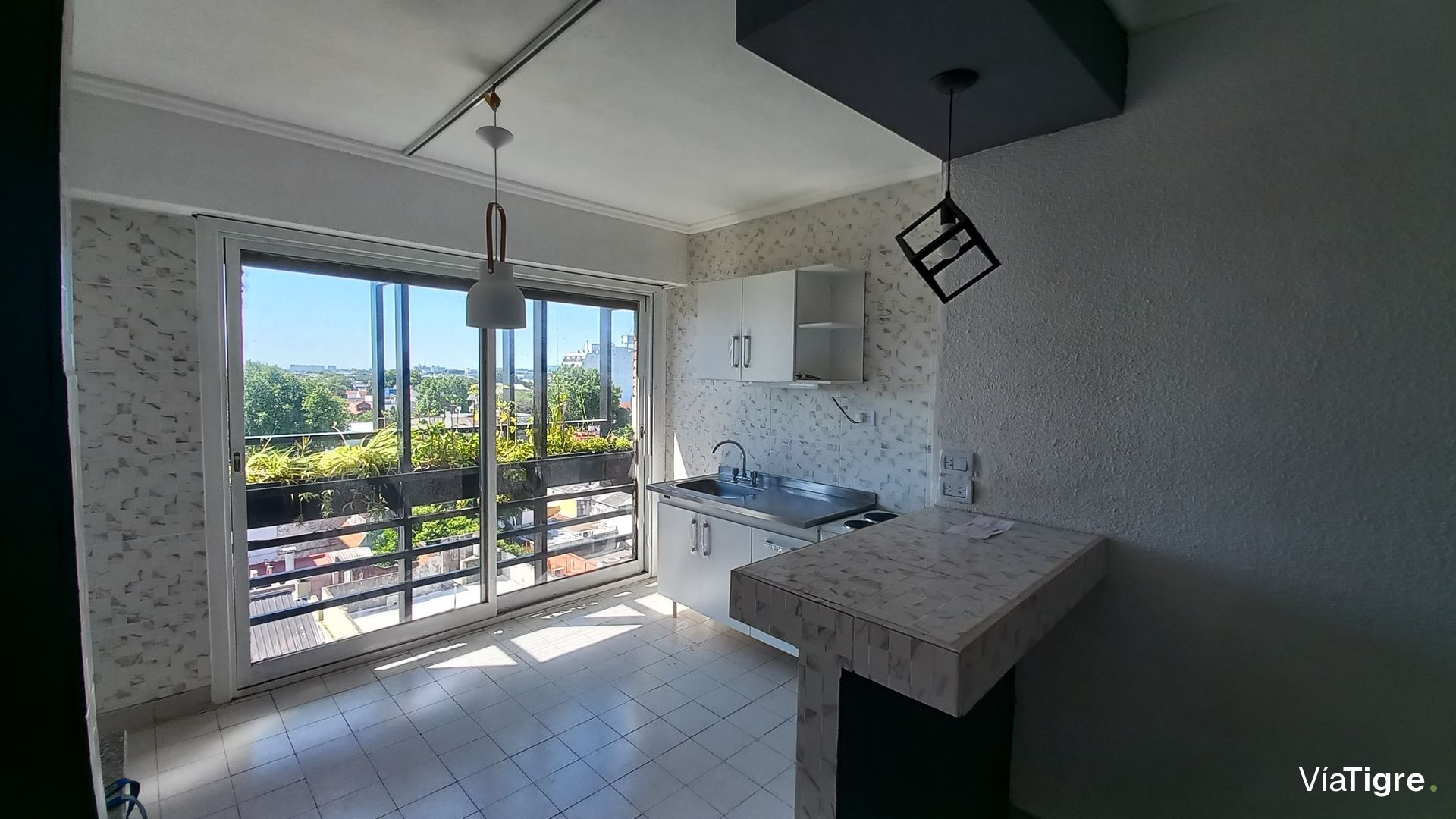 VENTA Depto. 3 Amb.+Escritorio 5º Piso Fte. Munro