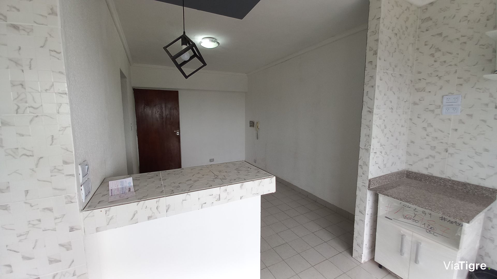 VENTA Depto. 3 Amb.+Escritorio 5º Piso Fte. Munro