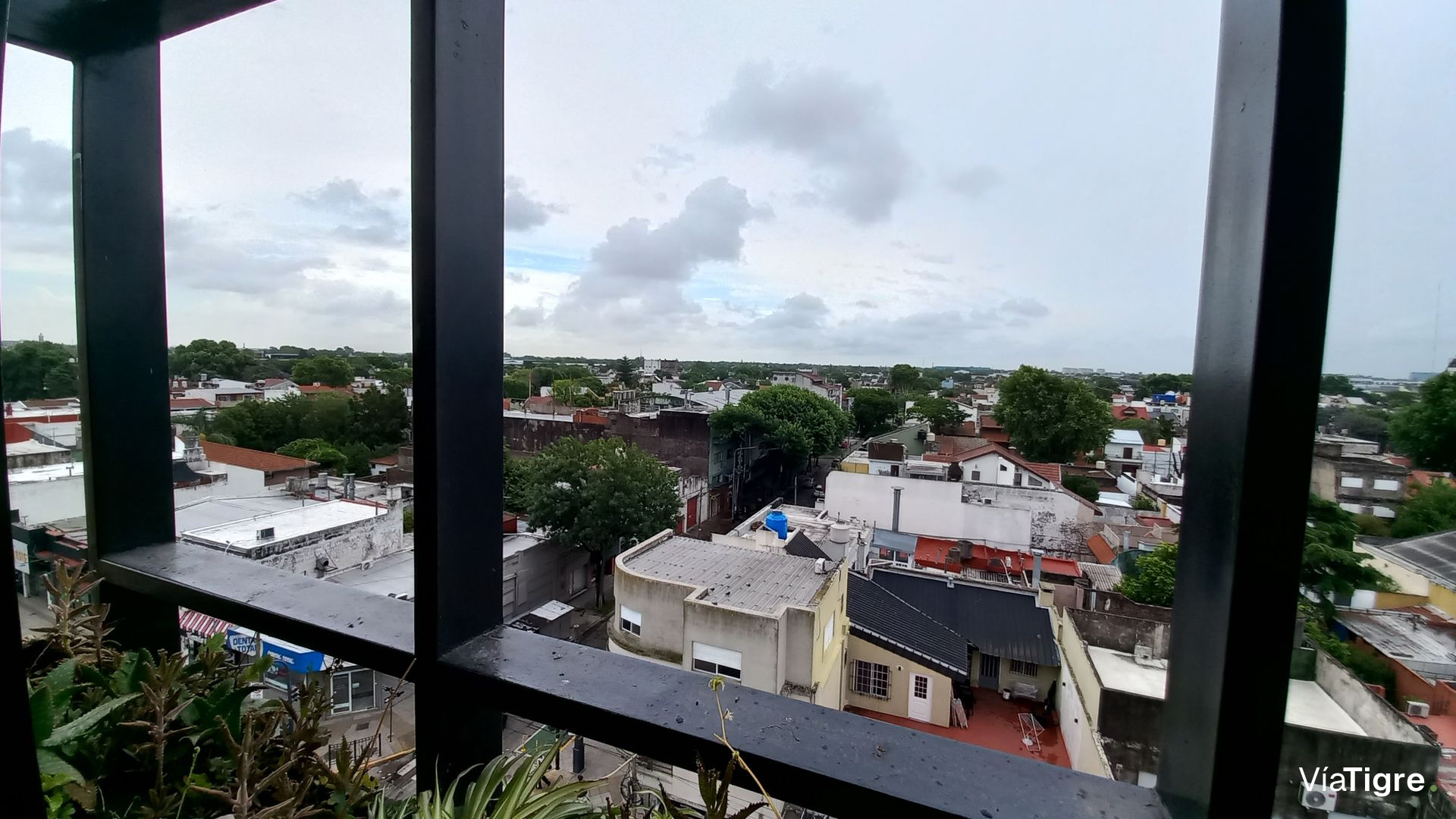 VENTA Depto. 3 Amb.+Escritorio 5º Piso Fte. Munro