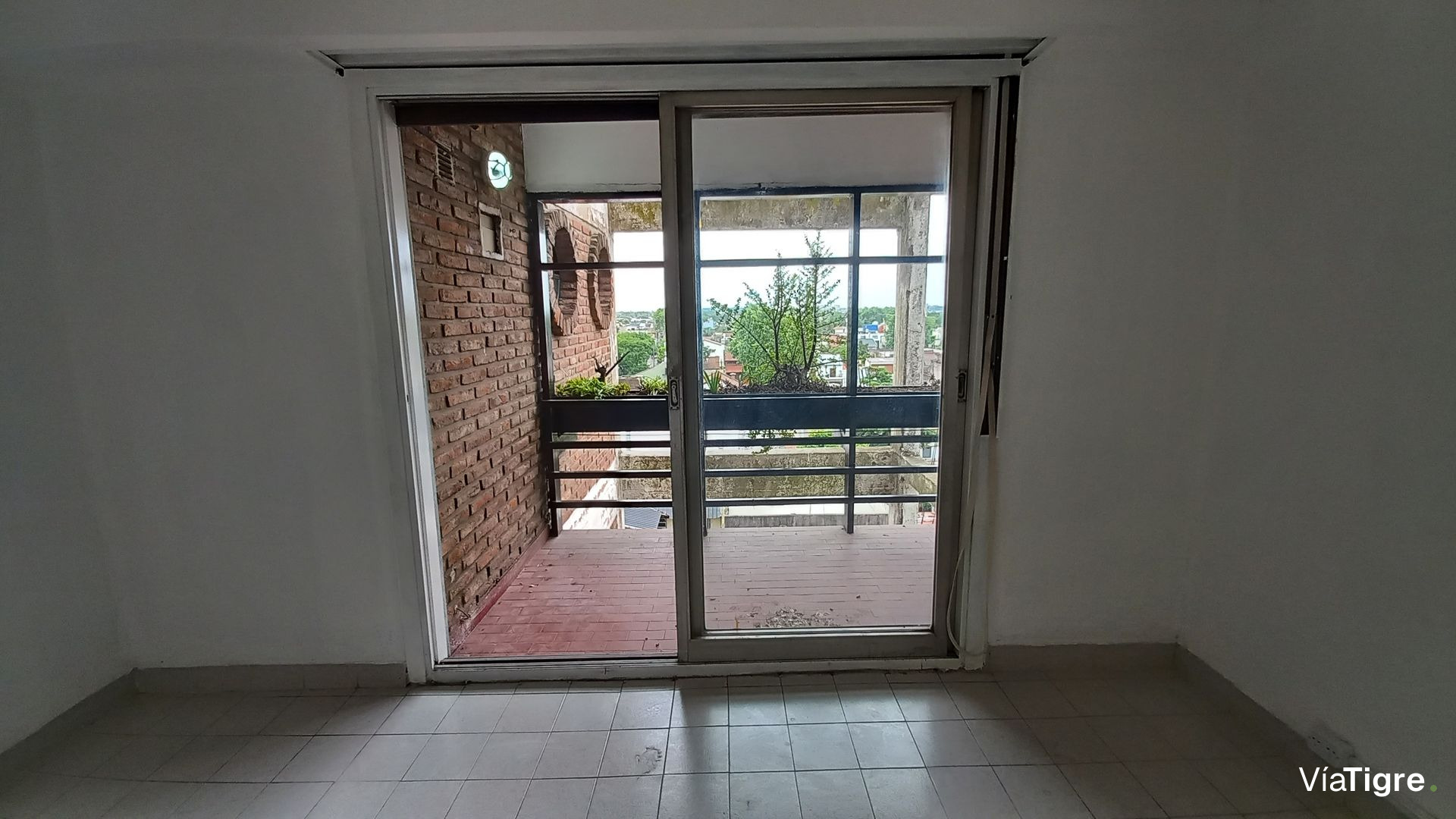 VENTA Depto. 3 Amb.+Escritorio 5º Piso Fte. Munro