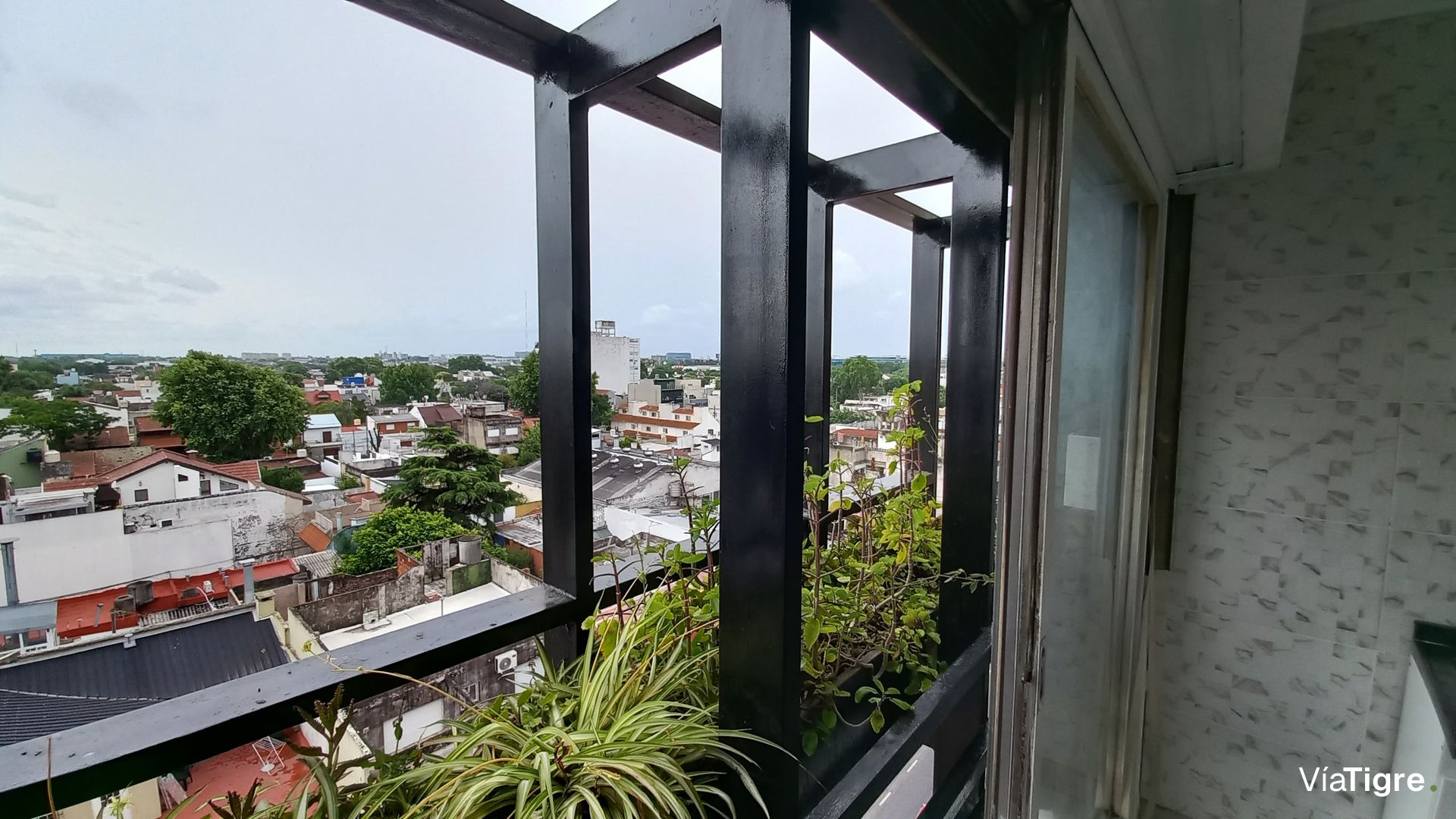VENTA Depto. 3 Amb.+Escritorio 5º Piso Fte. Munro