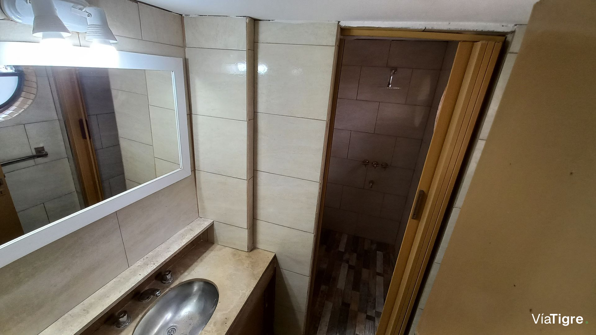 VENTA Depto. 3 Amb.+Escritorio 5º Piso Fte. Munro