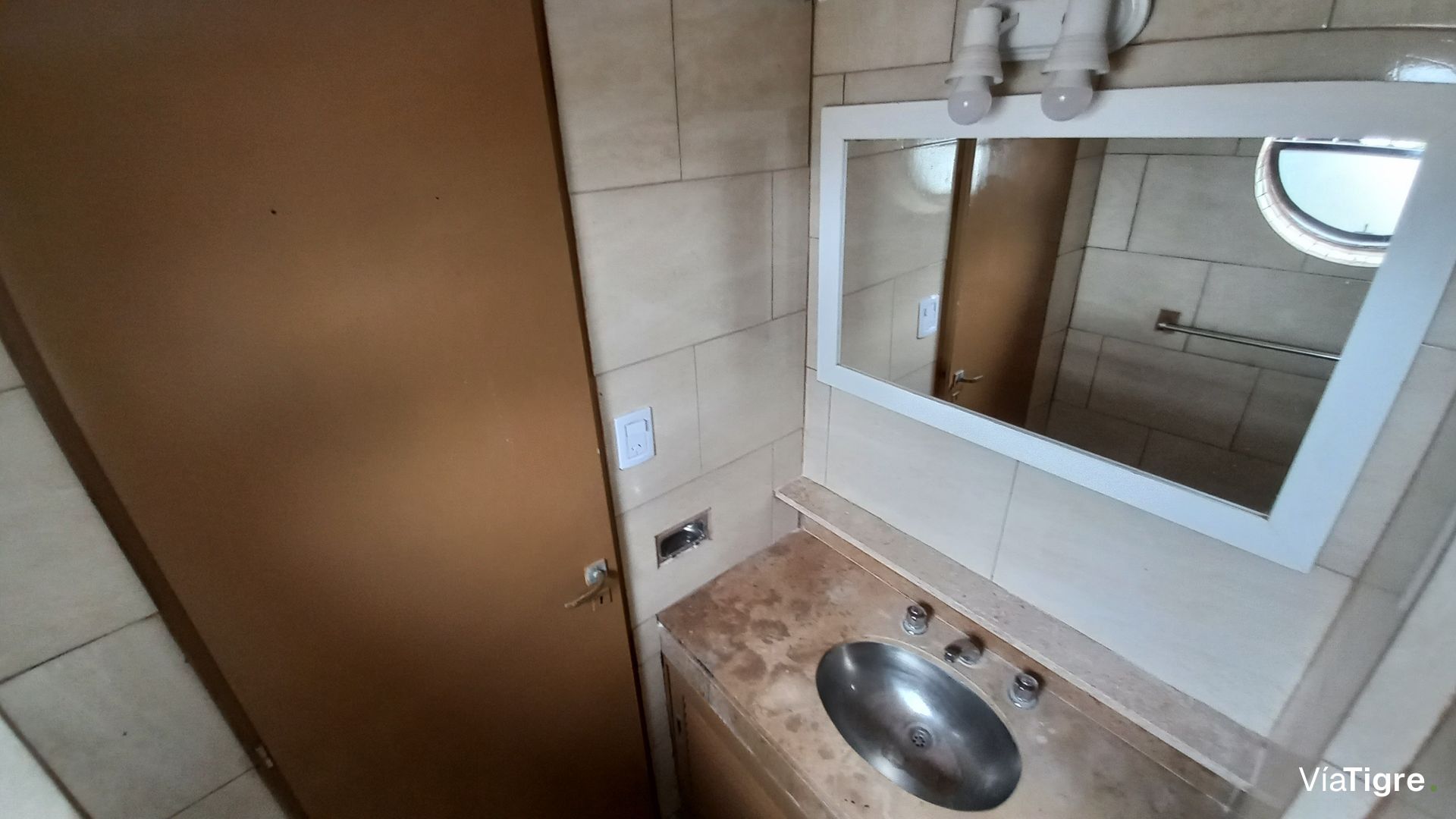 VENTA Depto. 3 Amb.+Escritorio 5º Piso Fte. Munro