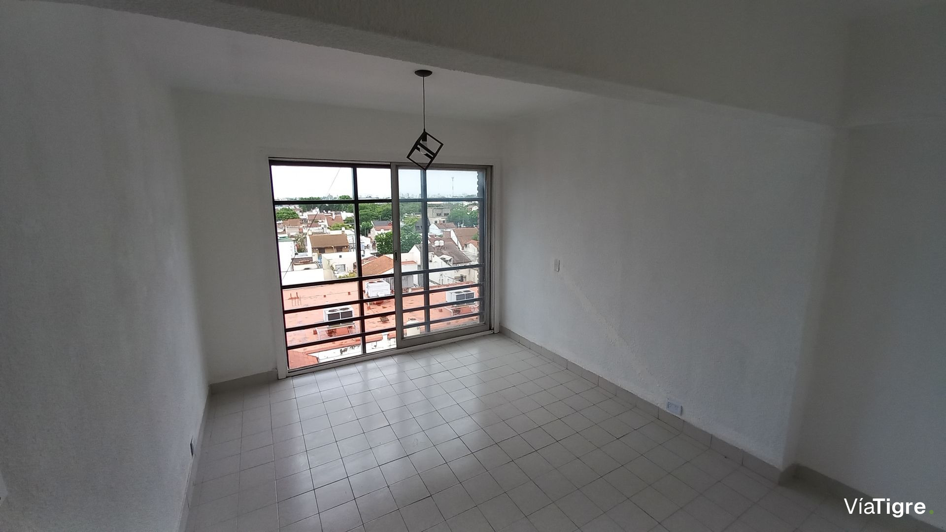 VENTA Depto. 3 Amb.+Escritorio 5º Piso Fte. Munro