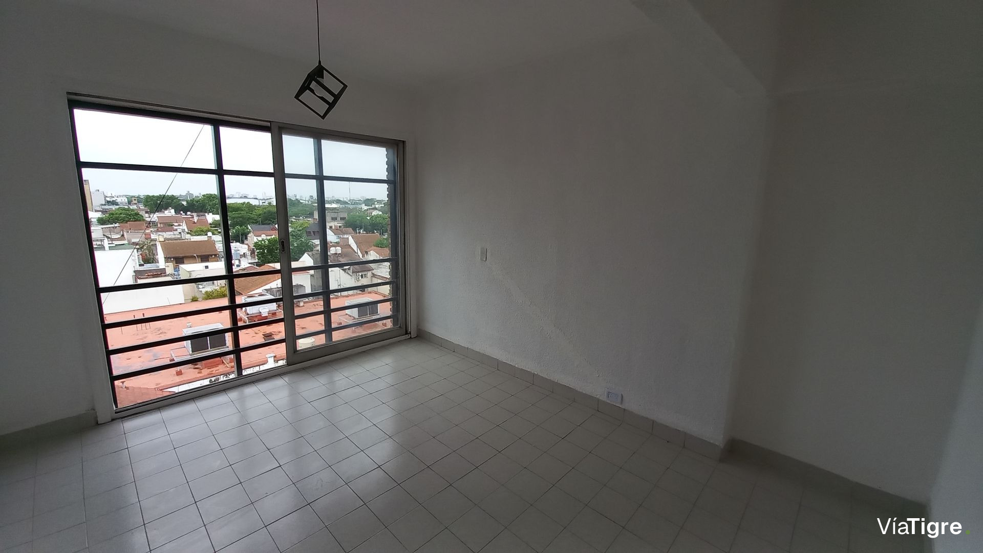 VENTA Depto. 3 Amb.+Escritorio 5º Piso Fte. Munro
