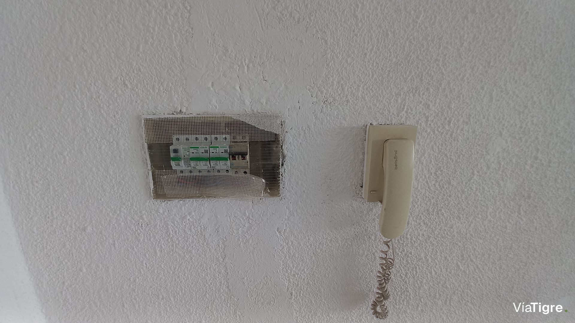 VENTA Depto. 3 Amb.+Escritorio 5º Piso Fte. Munro