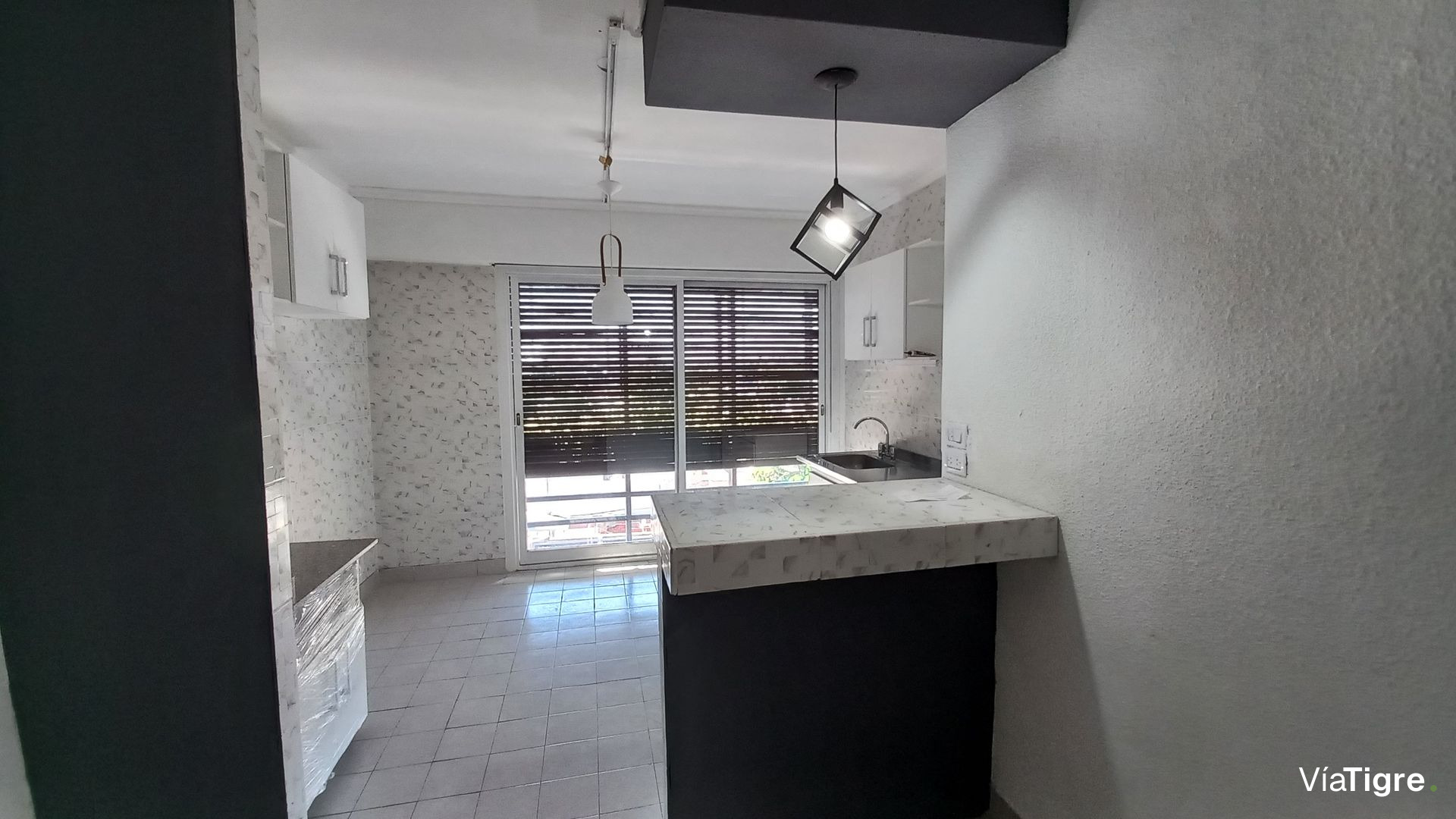 VENTA Depto. 3 Amb.+Escritorio 5º Piso Fte. Munro