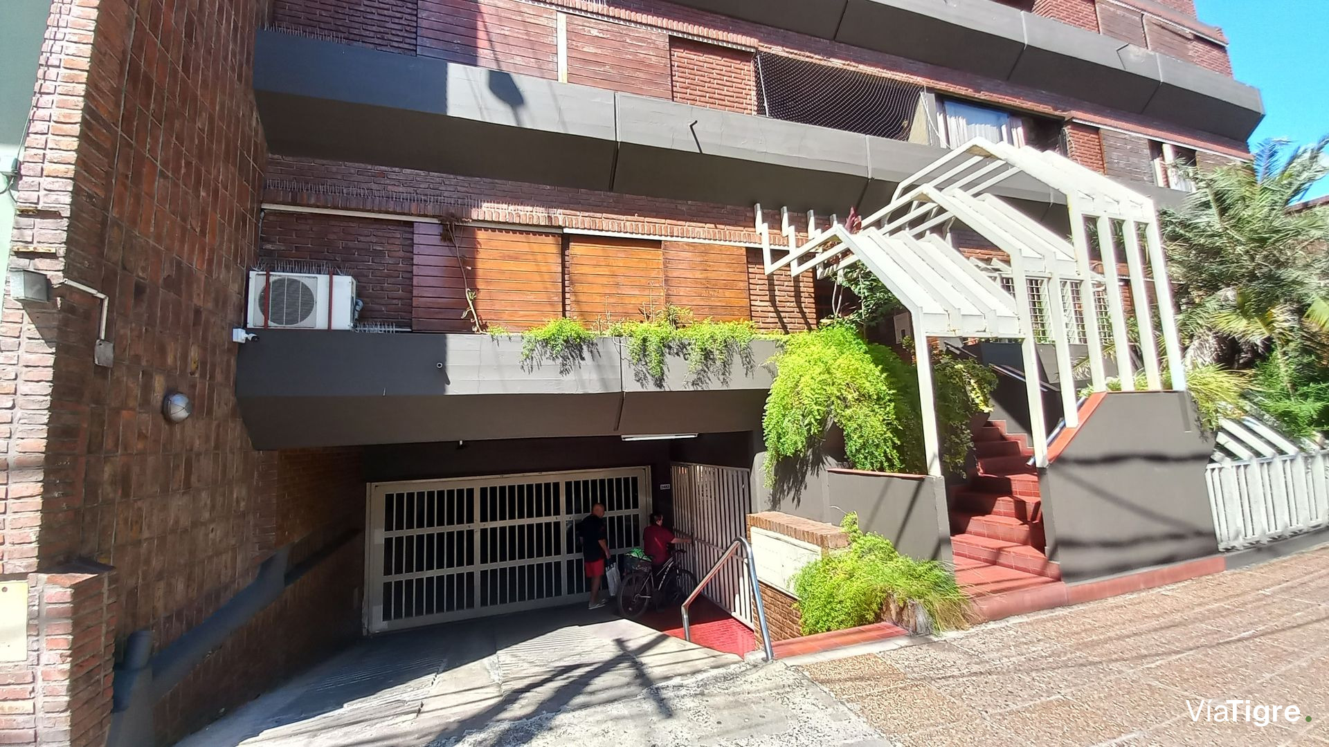 VENTA Depto. 3 Amb.+Escritorio 5º Piso Fte. Munro