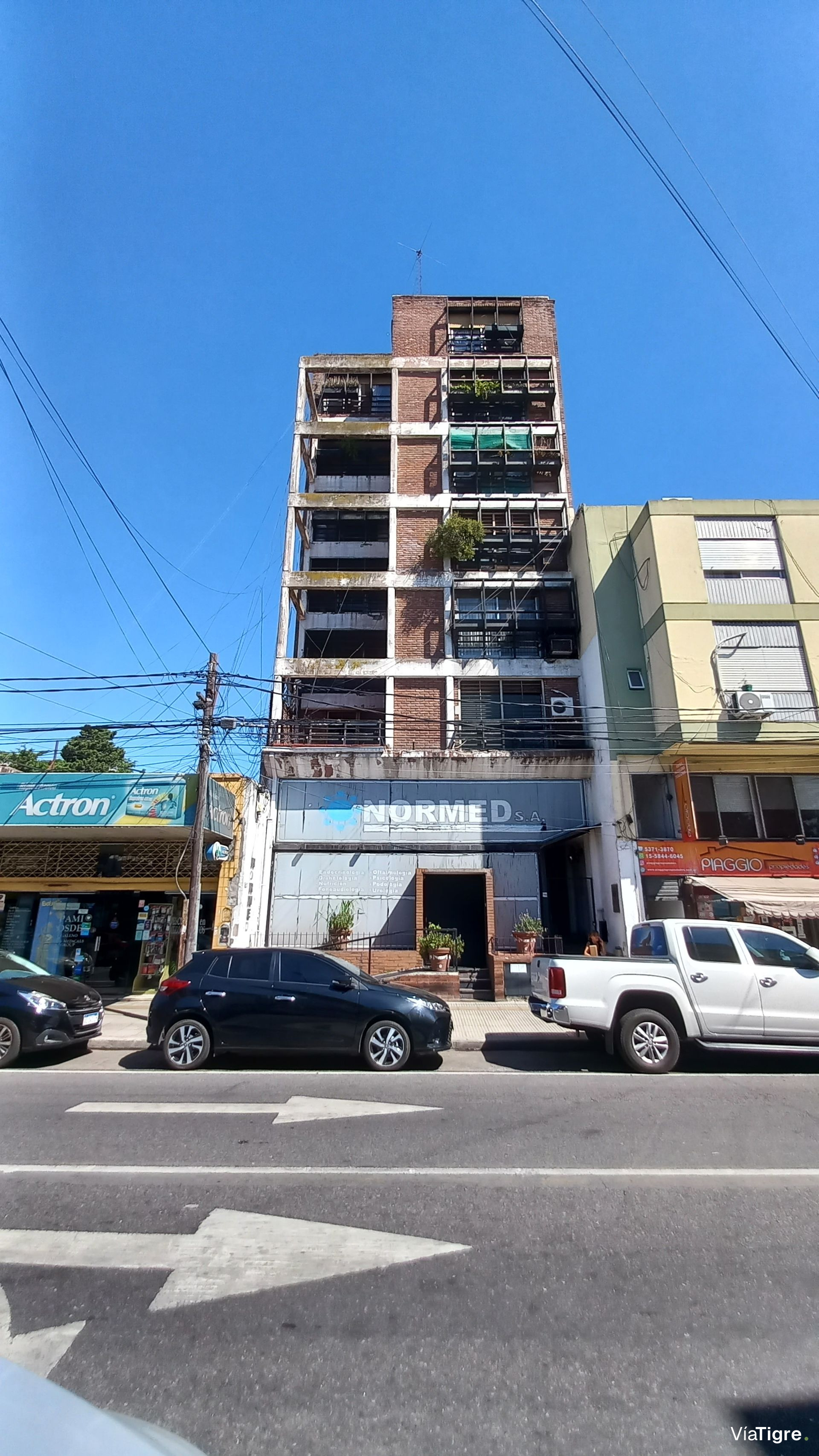 VENTA Depto. 3 Amb.+Escritorio 5º Piso Fte. Munro