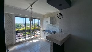 Apartment 3 rooms + office, 5th floor, front, Munro