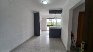 Apartment 3 rooms + office, 5th floor, front, Munro