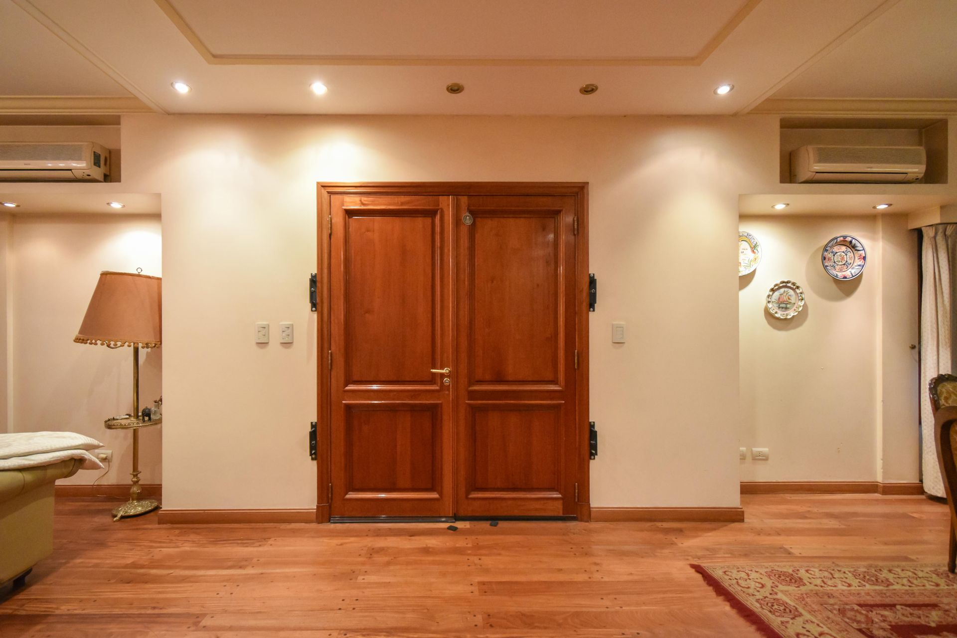 Venta Casa en 2 plantas en San Isidro gran terreno