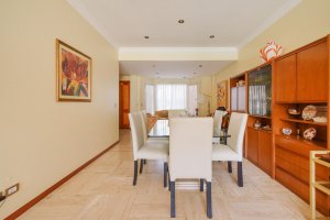 House for Sale 5 Rooms La Lucila Beautiful Backyard and Pool