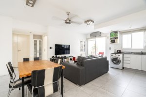 Beautiful 2-room furnished apartment with covered parking. Amenities. San Fer