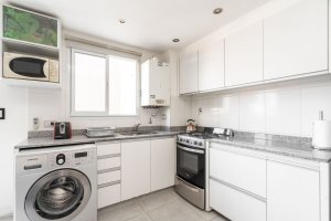 Beautiful 2-room furnished apartment with covered parking. Amenities. San Fer