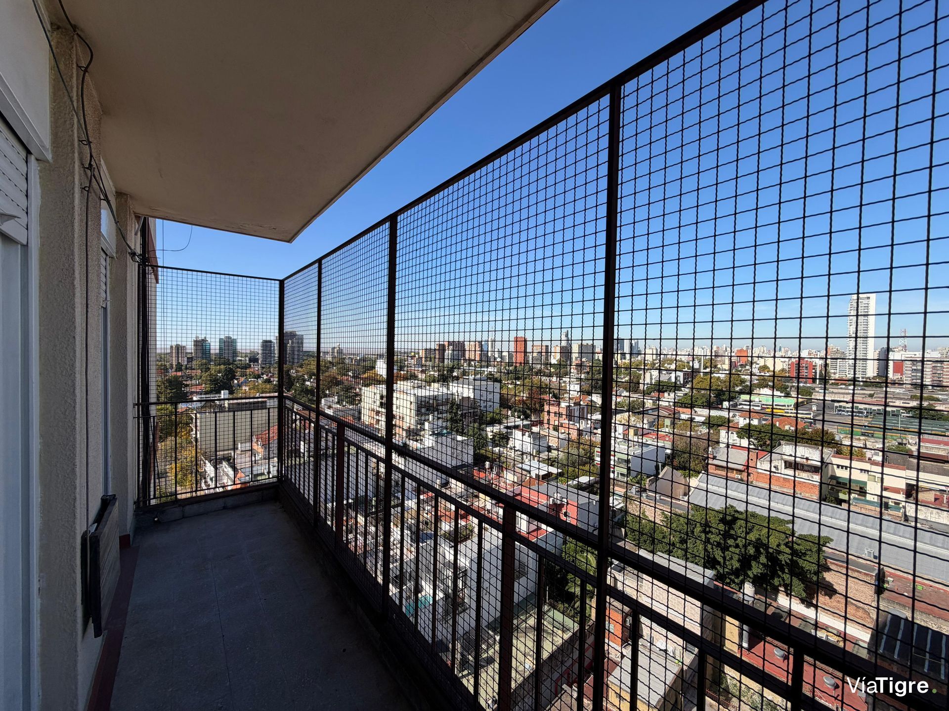 Apartment for Sale – 3 rooms, garage, balcony – Credit – Lopez