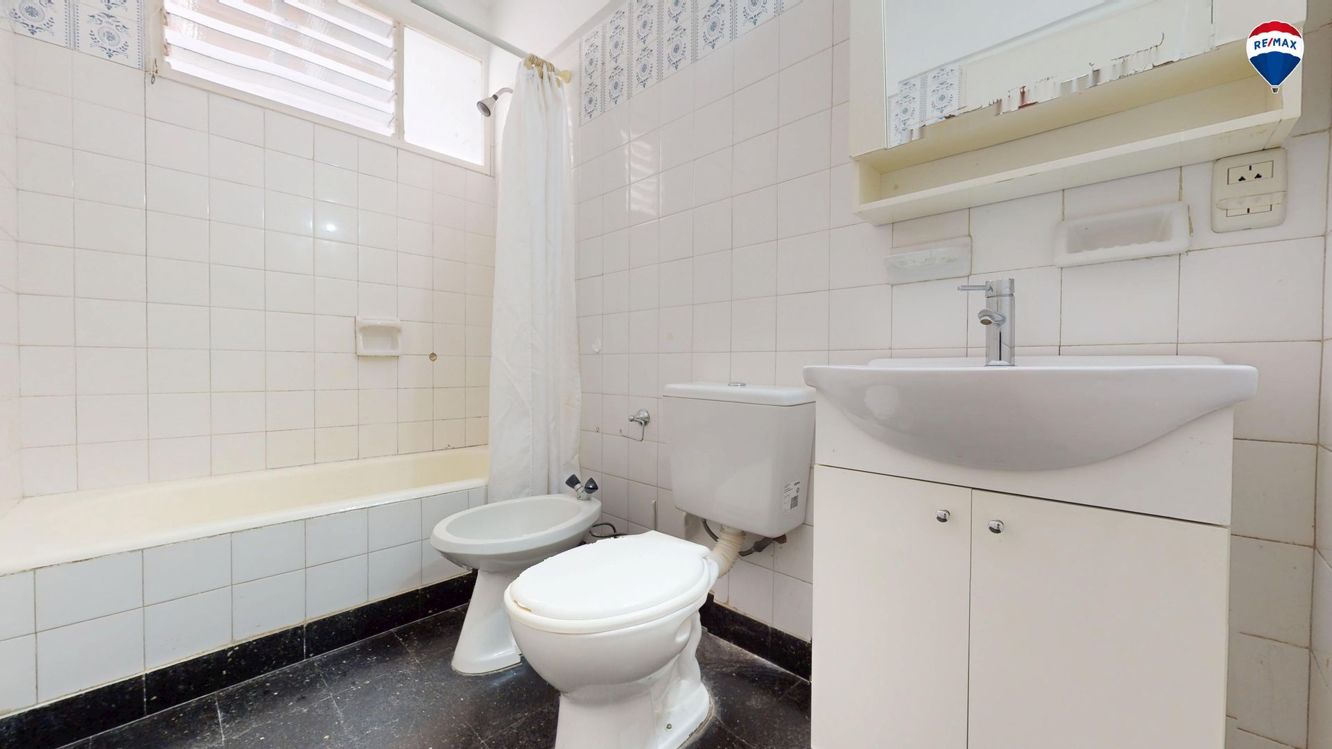 Depto. 3 amb. en venta Vte. López - Vial costero