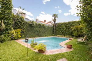 House for Sale 5 Rooms + Stairs with Garden Vte. Lopez