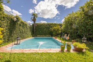 House for Sale 5 Rooms + Stairs with Garden Vte. Lopez