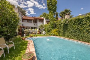 House for Sale 5 Rooms + Stairs with Garden Vte. Lopez