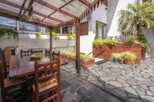 House for Sale 5 Rooms + Stairs with Garden Vte. Lopez