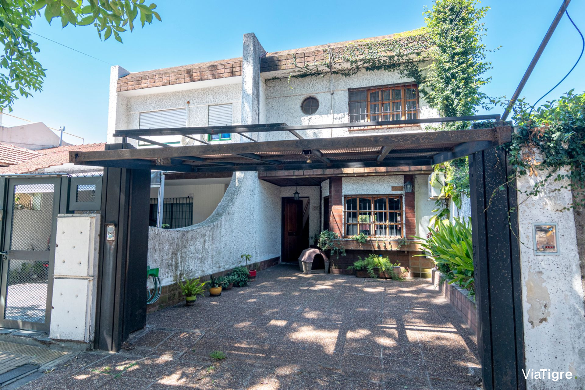 Dúplex 4 amb en Venta con jardín y pileta Olivos