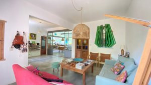 House for Sale - Martinez - 5 Rooms, Garden, Pool, Garage