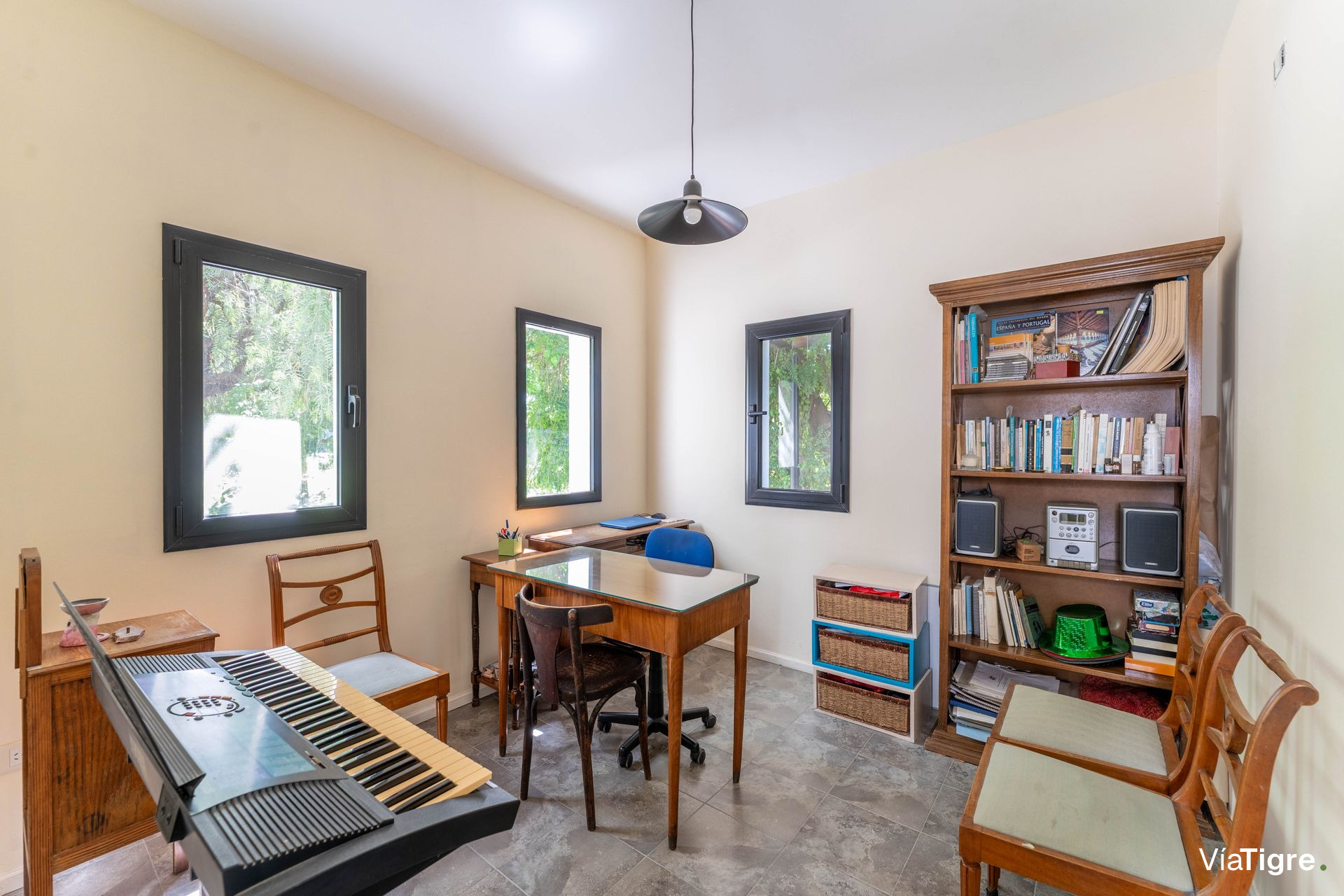 Venta . Casa - 5 Amb. B°. Santa Clara - Tigre
