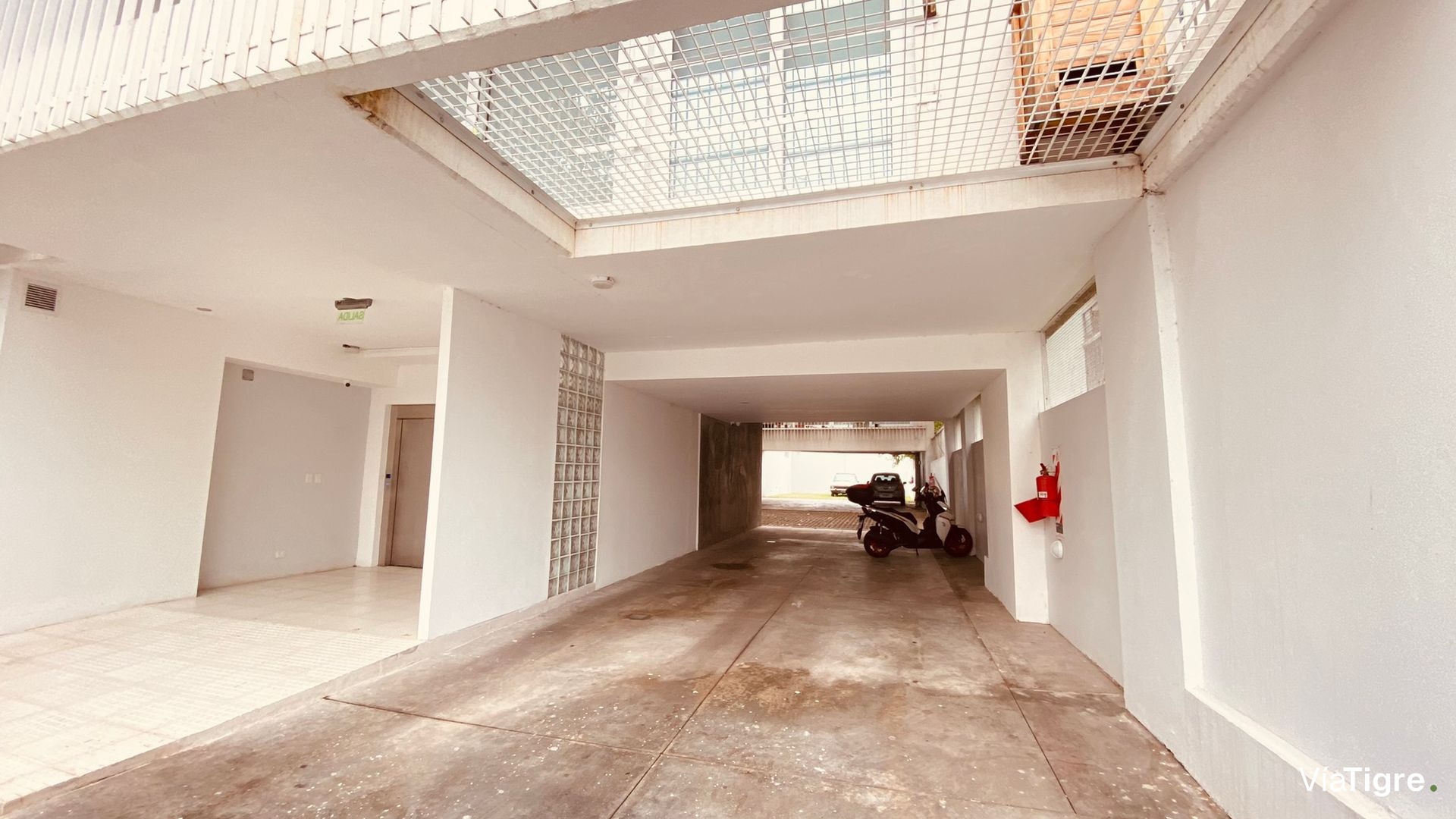 Departamento en Venta-Florida 1 AMB.-c/cochera-A/E