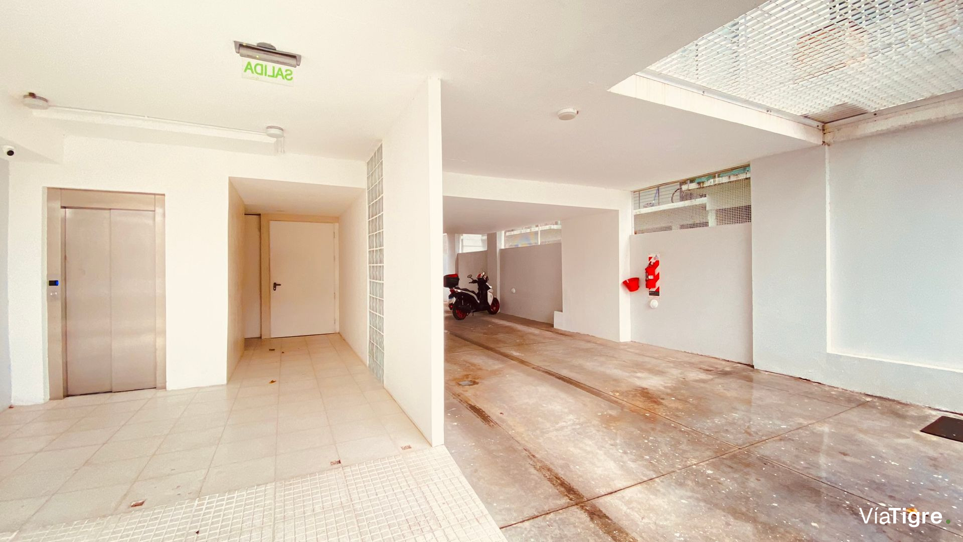 Departamento en Venta-Florida 1 AMB.-c/cochera-A/E