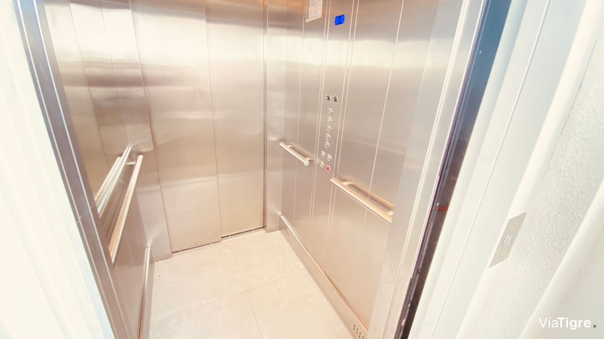 Departamento en Venta-Florida 1 AMB.-c/cochera-A/E