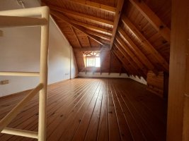 Sale of 2‑room property with office, balcony and garage, Martinez