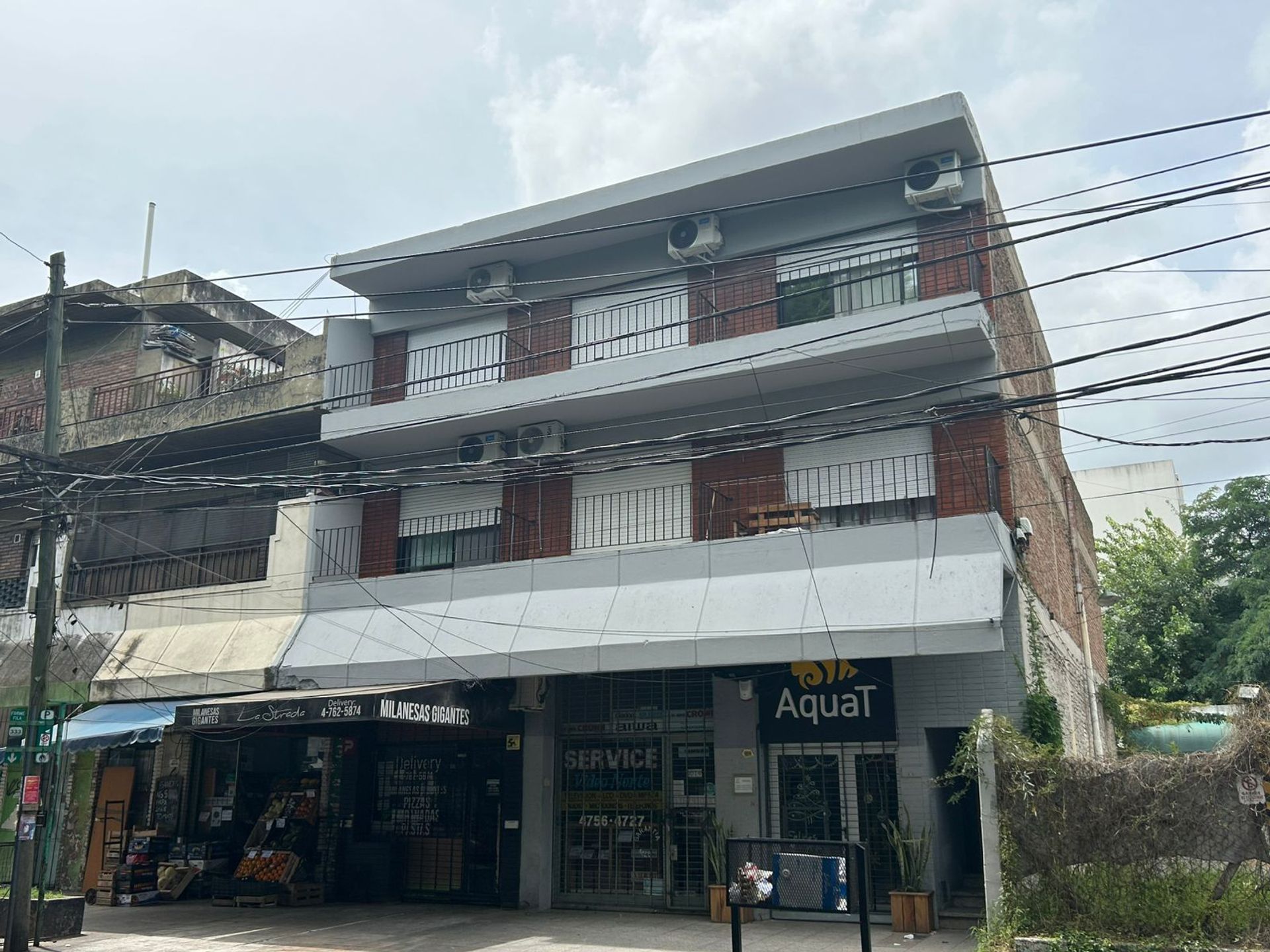 Monoambiente con balcón en venta en Munro