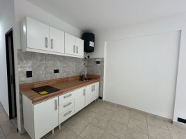 Studio apartment with balcony for sale in Munro