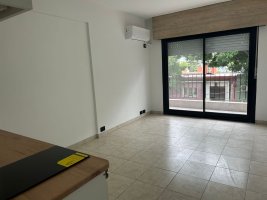 Studio apartment with balcony for sale in Munro